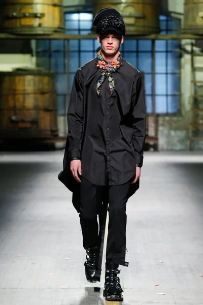 Look 38